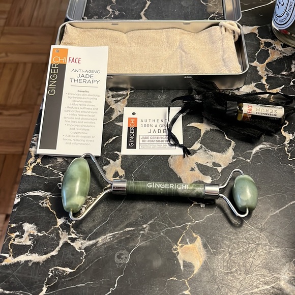 New in box Jade roller for healthy skin - Picture 2 of 7